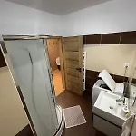 Apartmán Modern 2-bedroom With Balcony *