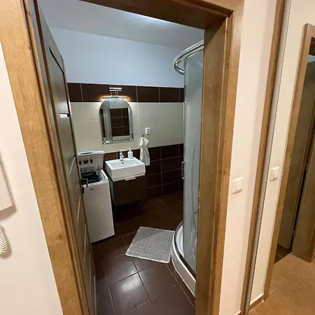 Modern 2-bedroom With Balcony