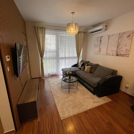 Modern 2-bedroom With Balcony Apartmán *