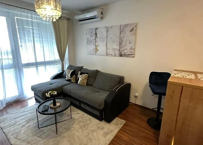 Modern 2-bedroom With Balcony Apartment