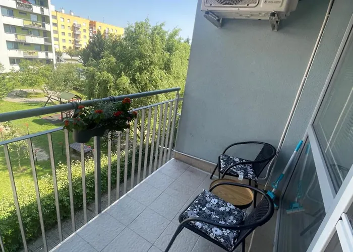 Apartment Modern 2-bedroom With Balcony *